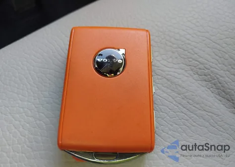 2025 Volvo Xc60 B5 Plus from USA, damaged, VIN YV4M12RC3S1080895